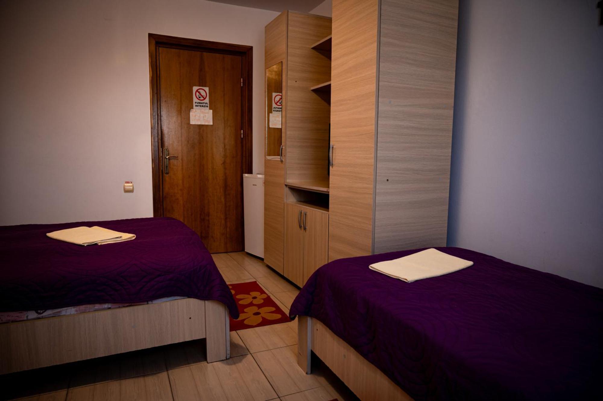 Casa La Dinamo Hotel Două Mai Buitenkant foto