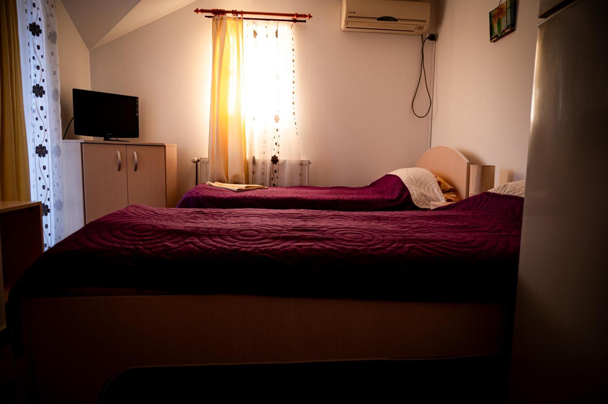 Casa La Dinamo Hotel Două Mai Buitenkant foto